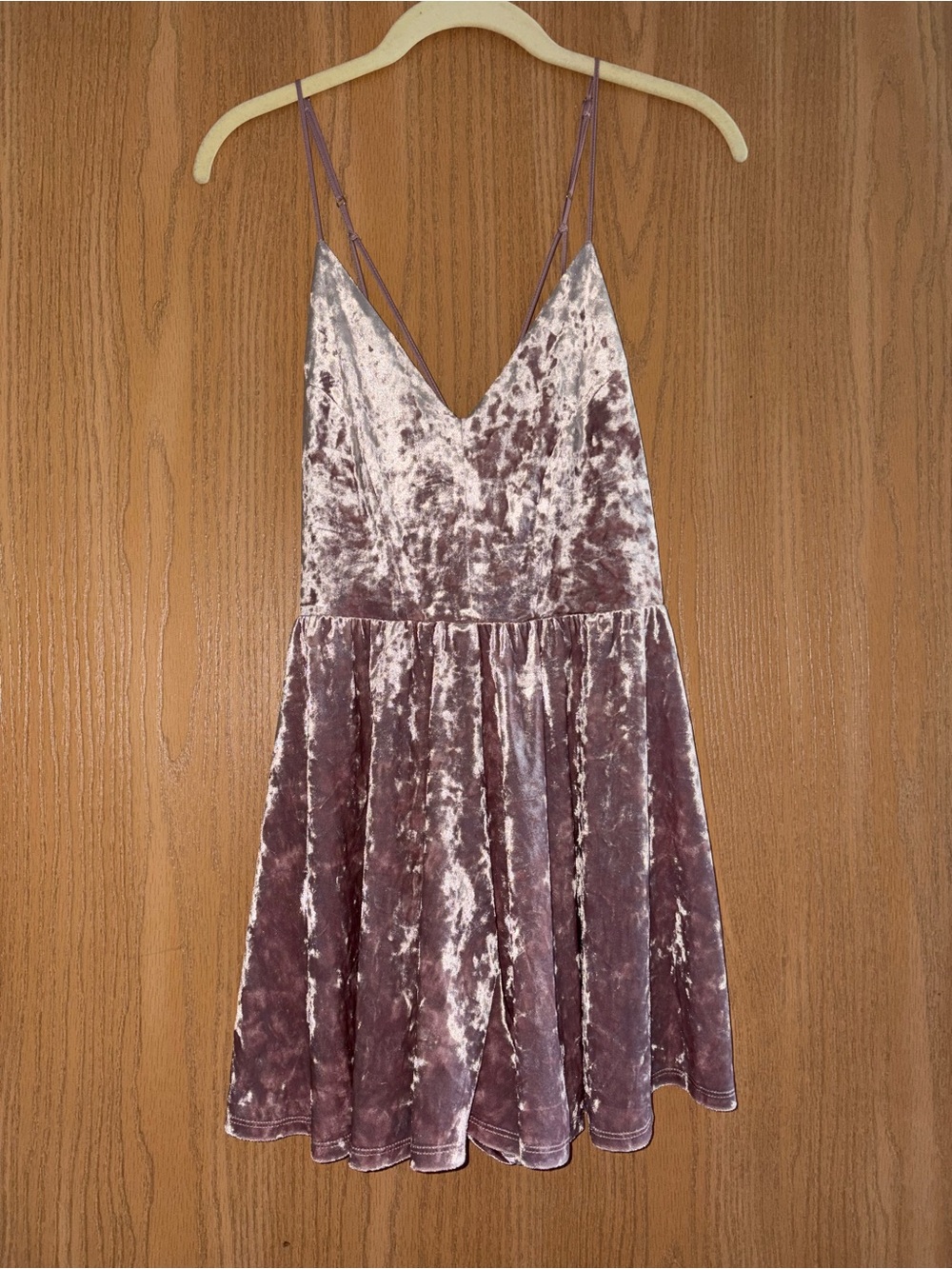 Forever 21 Velvet V-Neck Spaghetti Strap Romper in Dusty Mauve